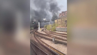 London Bridge fire  Plumes of black smoke fill sky above station