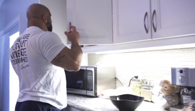 What Bodybuilders Eat For Breakfast   How Fouad  Hoss  Abiad Starts His Day
