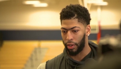 Anthony Davis did not request trade to Lakers  choosing  legacy over money    NBA Sound