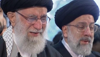 Iran Soleimani death  Iran s Supreme Leader weeps at the funeral of Qassem Soleimani